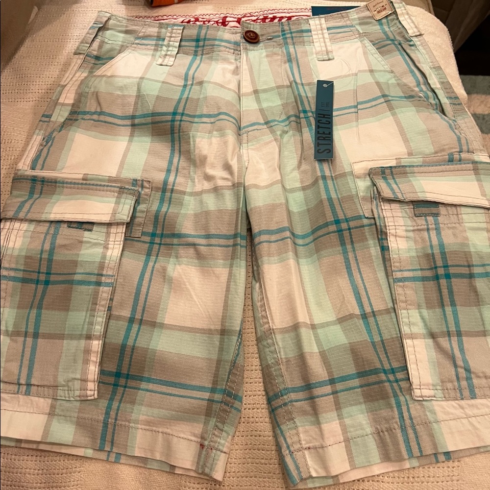 BMWT Men’s Red Camel Cargo shorts.